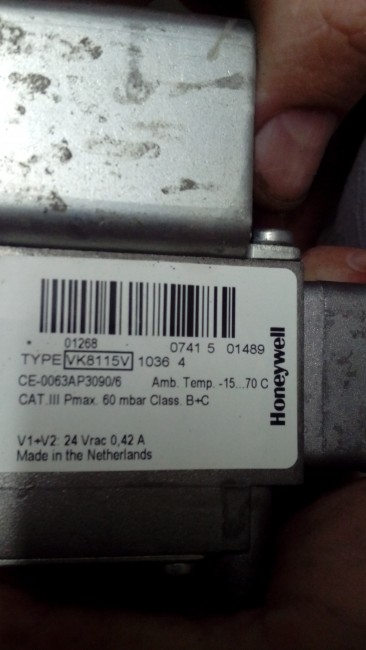 Газовый клапан VK 8115 V, HM 71, HM 101, Prestige 24/32 арт. 537d4033 (3-01-1930X)
